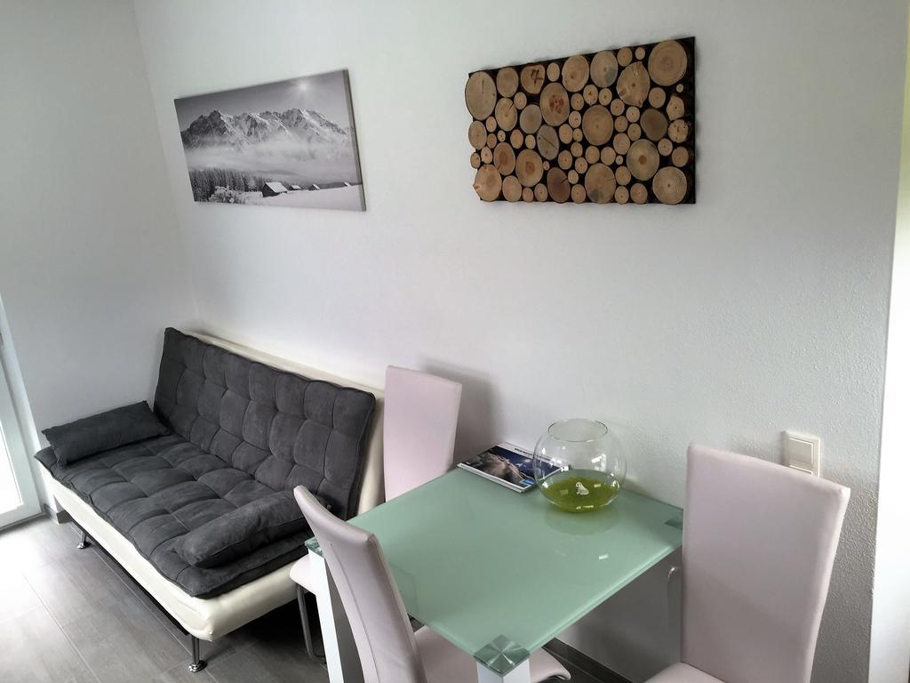 ניוסטיפט אים סטובאיטל Apartment Maya מראה חיצוני תמונה