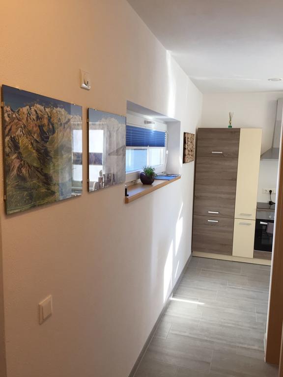 ניוסטיפט אים סטובאיטל Apartment Maya מראה חיצוני תמונה